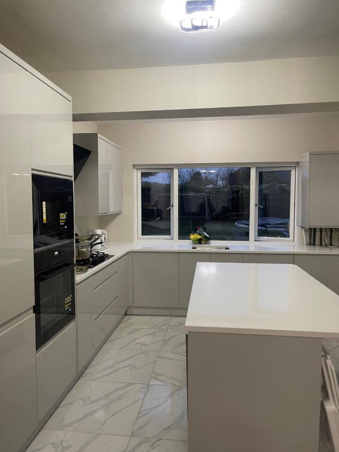 One Bedroom In Spacious Bungalow, Free Parking & Private Entrance Edinburgh Luaran gambar