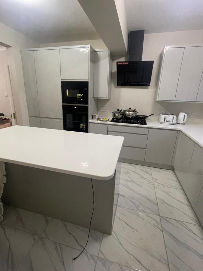 One Bedroom In Spacious Bungalow, Free Parking & Private Entrance Edinburgh Luaran gambar